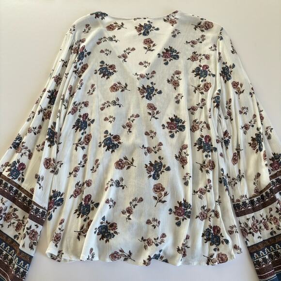 Charming Charlie Krazy Kat Floral Cream and Blue Surplice Long Sleeve Blouse M - Picture 9 of 10